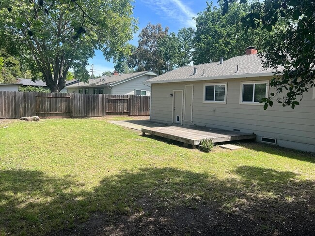 Foto del edificio - 1219 Burbank Ave