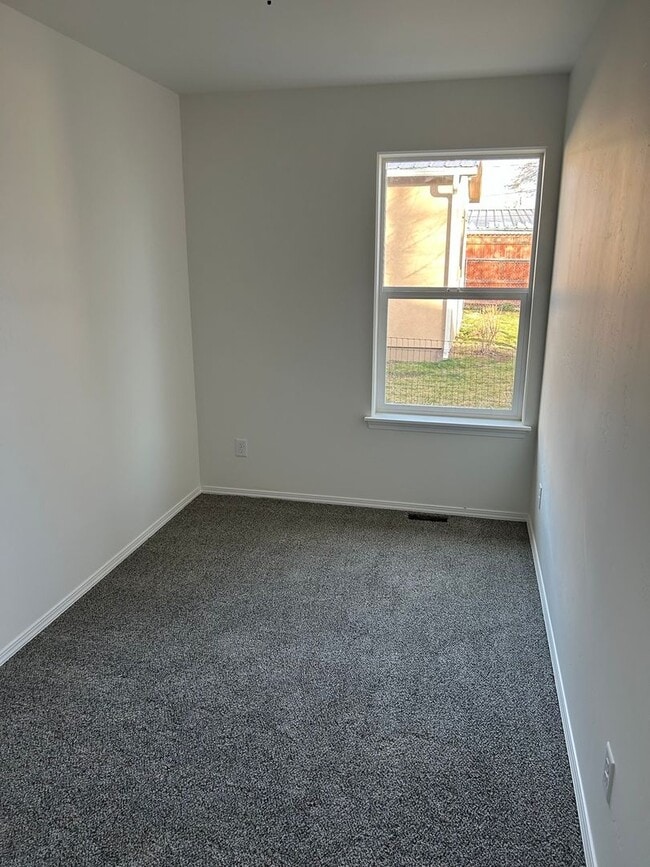 Foto del edificio - Brand-New 4 Bed, 2 Bath Duplex for Rent in Jerome!