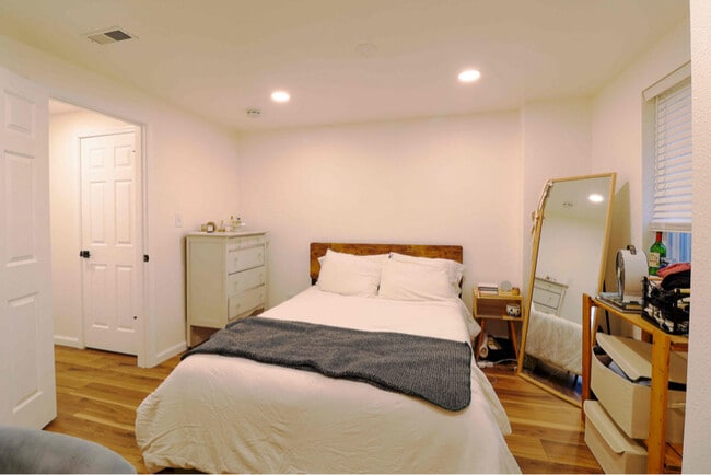 Foto del edificio - 2080 Oakcrest Cir