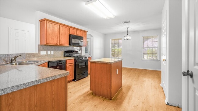 Building Photo - 407 Seabourne Meadow Dr