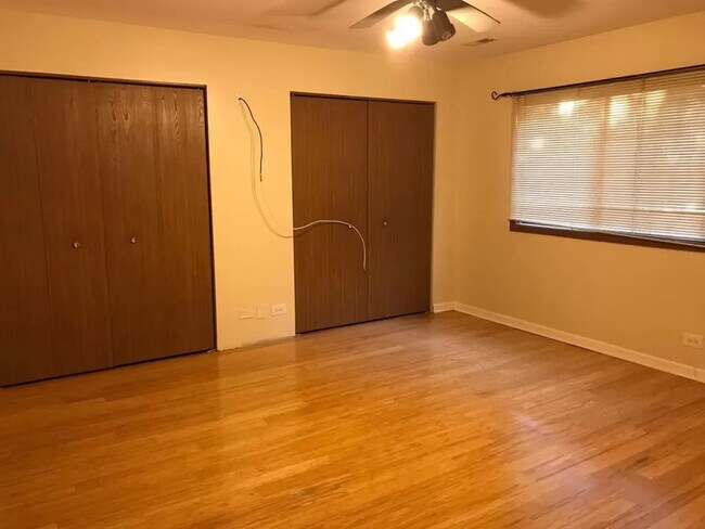Building Photo - 320 Woodridge Cir