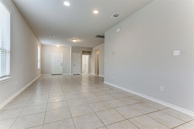 Foto del edificio - 341 Trellis Blvd