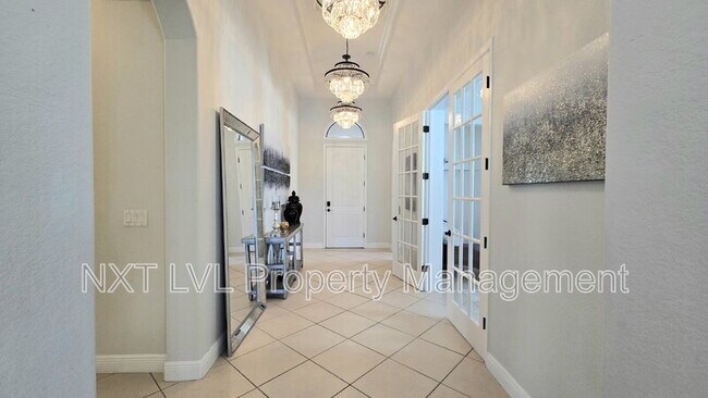 Foto del edificio - 1685 Serrano Cir