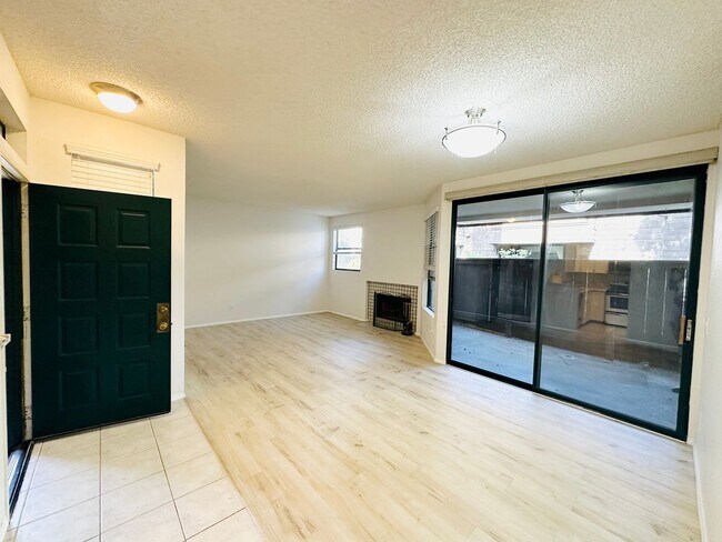 Building Photo - Ground floor remodeled 2/2 in the heart of...