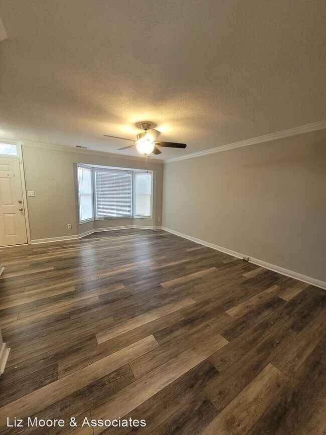 Building Photo - 3 br, 2.5 bath House - 105 Stallion Court
