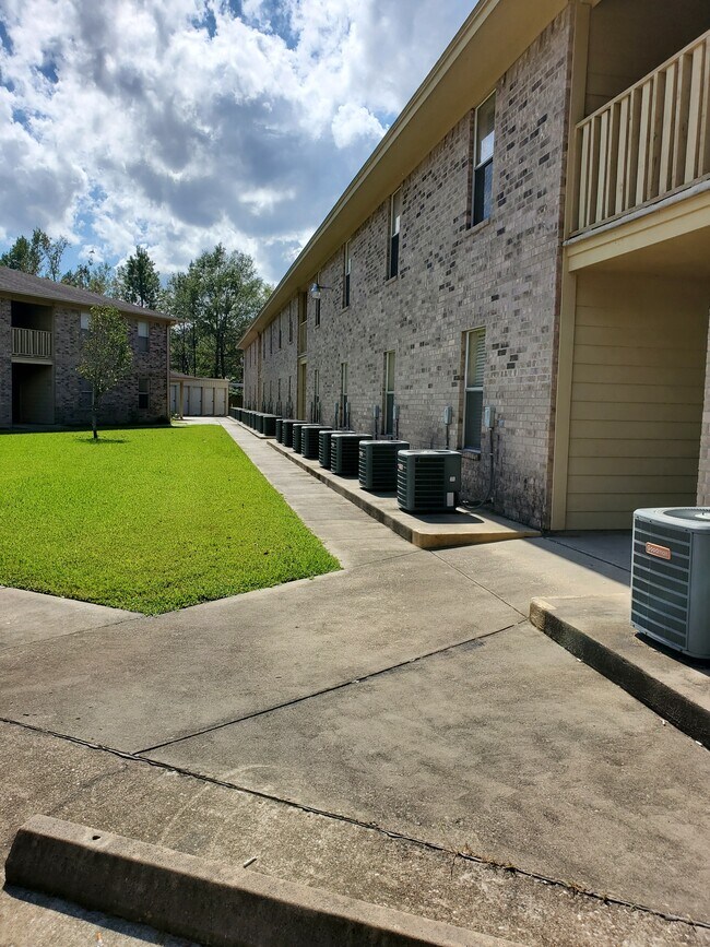 Eagle Crest Apartments Orange, TX