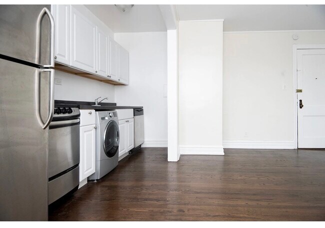 Foto del edificio - 3345 N Marshfield Ave