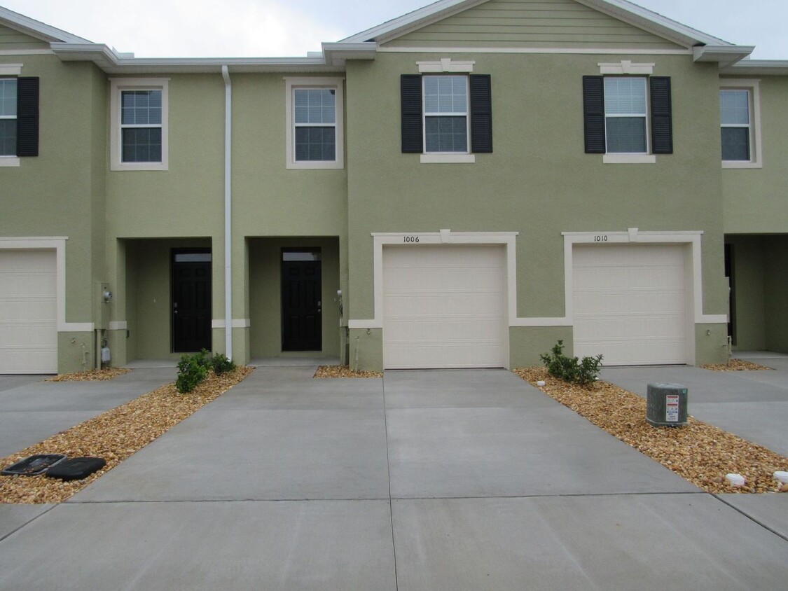 Primary Photo - BRAND NEW 3 BEDROOM, 2.5 BATH, 1 CAR GARAG...