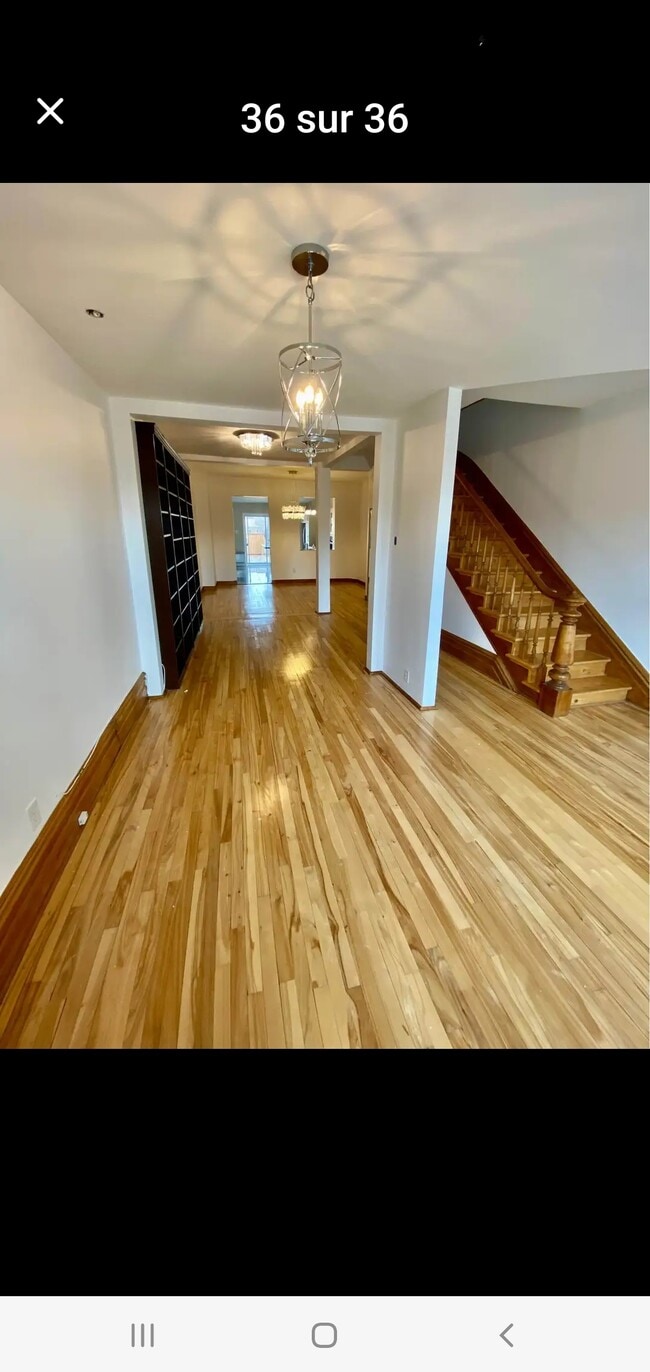 Building Photo - 3574 Rue Notre-Dame O