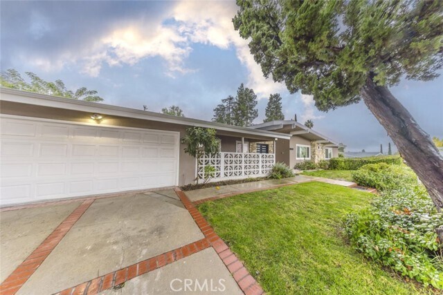 Foto del edificio - 5817 Lockhurst Dr