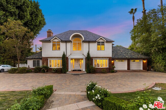 Foto del edificio - 14619 Valley Vista Blvd