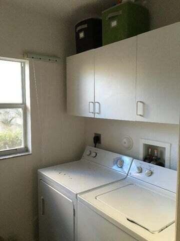 Building Photo - 8885 Sandy Crest Ln