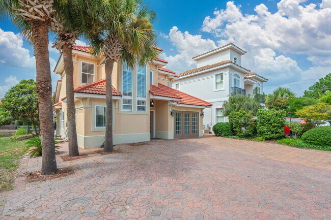 Foto del edificio - 272 Calusa Blvd