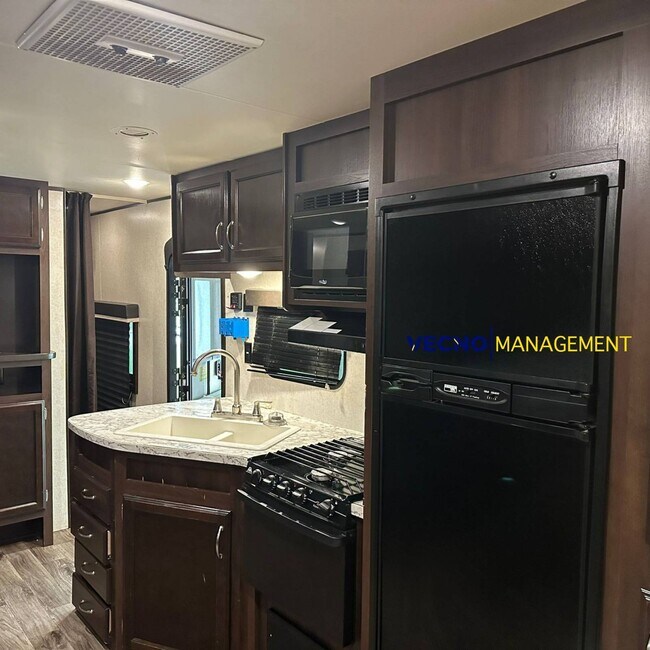 Foto del edificio - 9831 TX-106 Loop