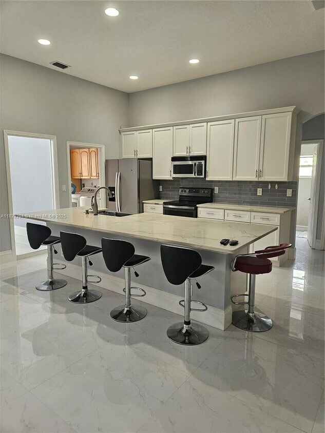 Foto principal - 16032 86th St N