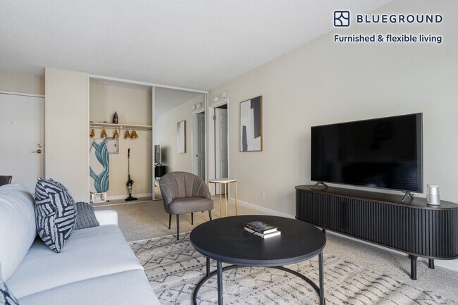Foto del edificio - 1700 Oak Creek Dr