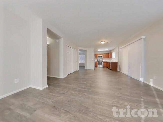 Building Photo - 23634 W Tamarisk Ave