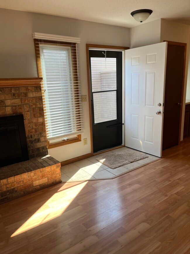 Foto del edificio - 4725 Tana Pt