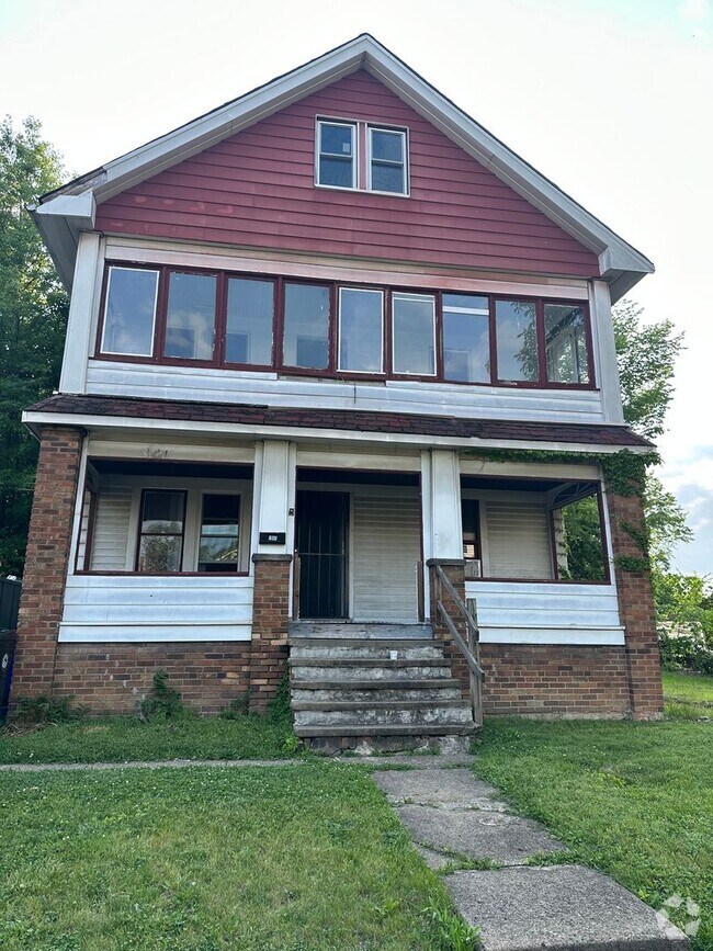 Building Photo - 700 E 160th St