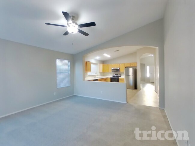 Foto del edificio - 2116 S 160th Ln