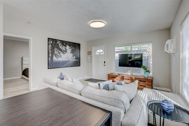 Foto del edificio - 1005 NE 17th Ct