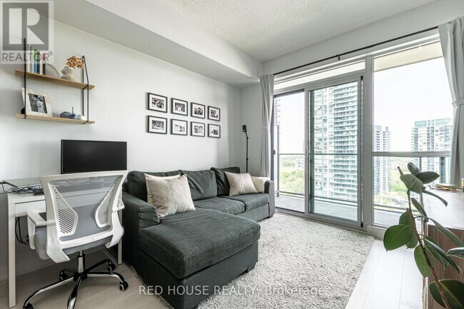 Photo du bâtiment - 2200 Lake Shore Blvd W