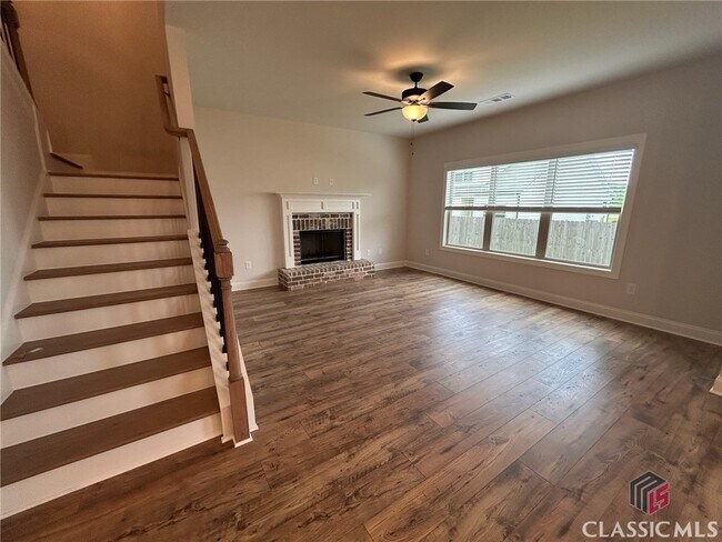 Foto del edificio - 305 Ridge Pointe Drive