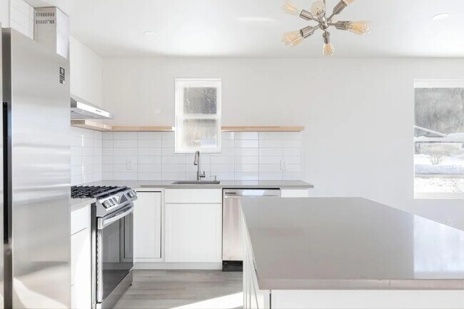 Foto del edificio - 23 Highland Ave