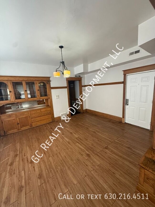 Building Photo - 2548-2550 W Washington Blvd - 2550-Unit 1W