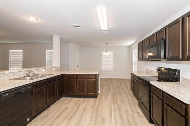 Building Photo - 24411 Borelli Dr