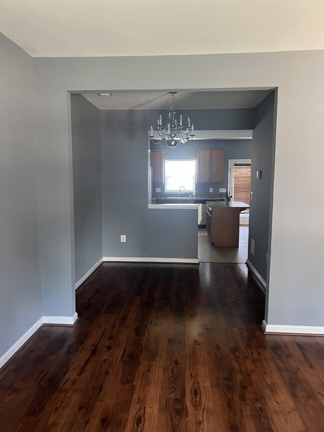 Foto del edificio - Charming 3 Bedroom, 2.5 Bath Two-Level Townhome in Ruther Glen