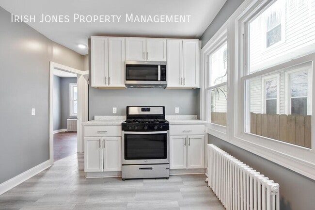 Building Photo - 190 Whitney Pl