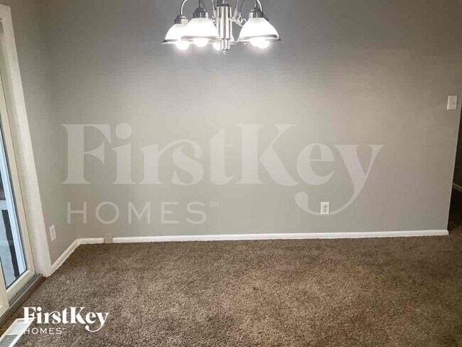 Foto del edificio - 1745 Pinebluff Ln