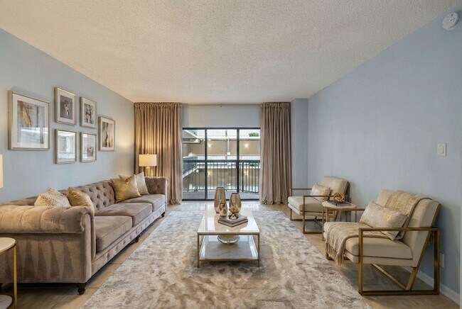 Foto del edificio - 661 Bering Dr