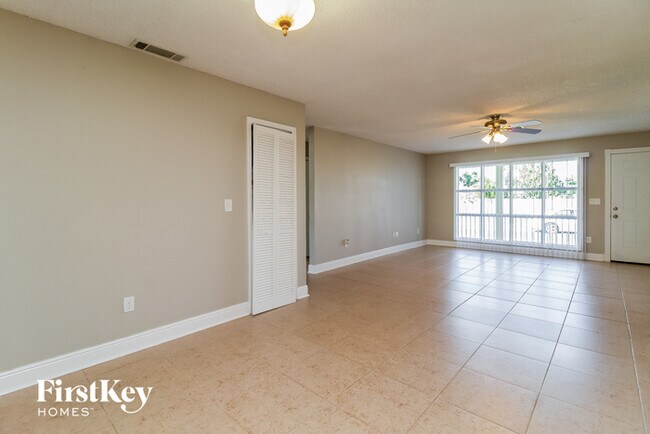 Foto del edificio - 11107 Finchley Pl