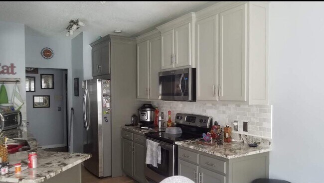 Building Photo - 103 Lantana Ct
