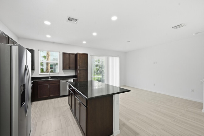 Building Photo - 16411 Powerscourt Dr