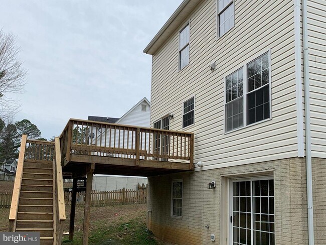 Building Photo - 46793 Bryan Rd