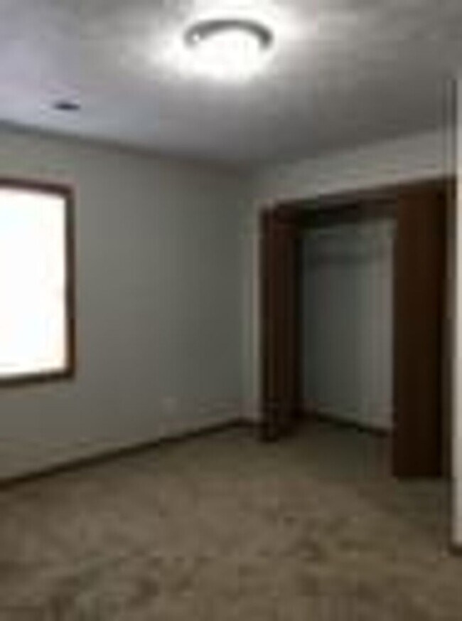 405 Country Villa Ln Unit 1, Saint Robert, MO 65584 Room for Rent in