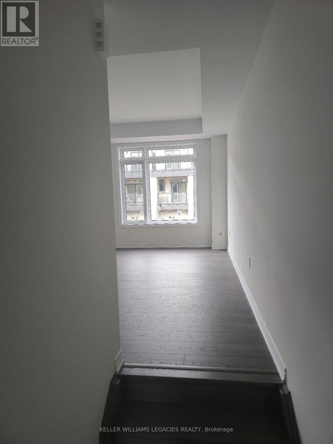 Building Photo - 184 Petch Ave