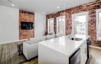 Building Photo - 371 4th St