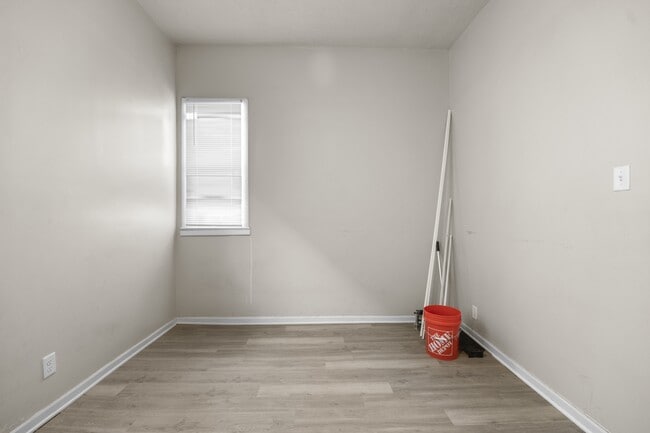 Foto del edificio - 1211 W 30th St