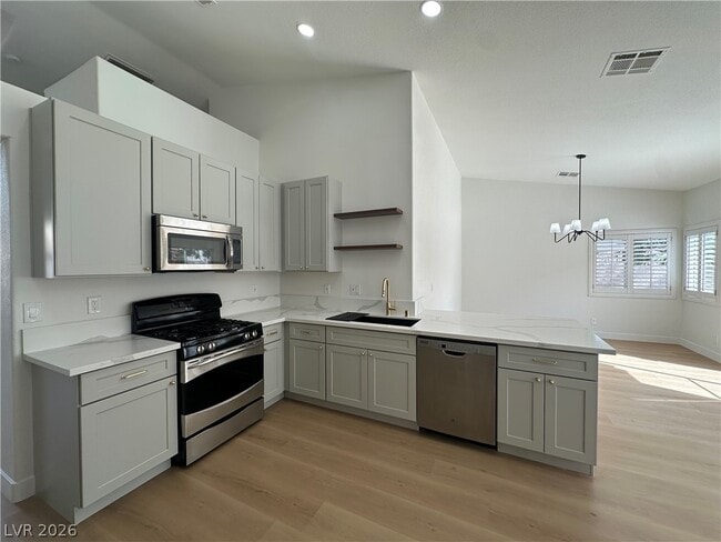 Building Photo - 9121 Canyon Magic Ave