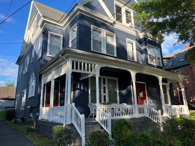 Building Photo - 142 Edwards St