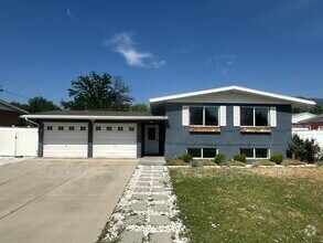 Building Photo - 444 Owens St