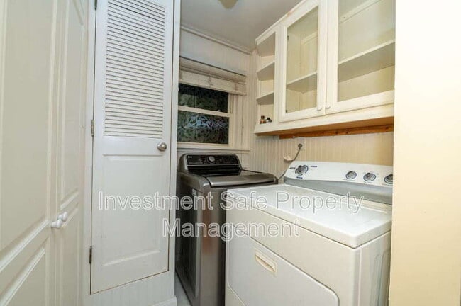 Building Photo - 4982 Baltimore Dr