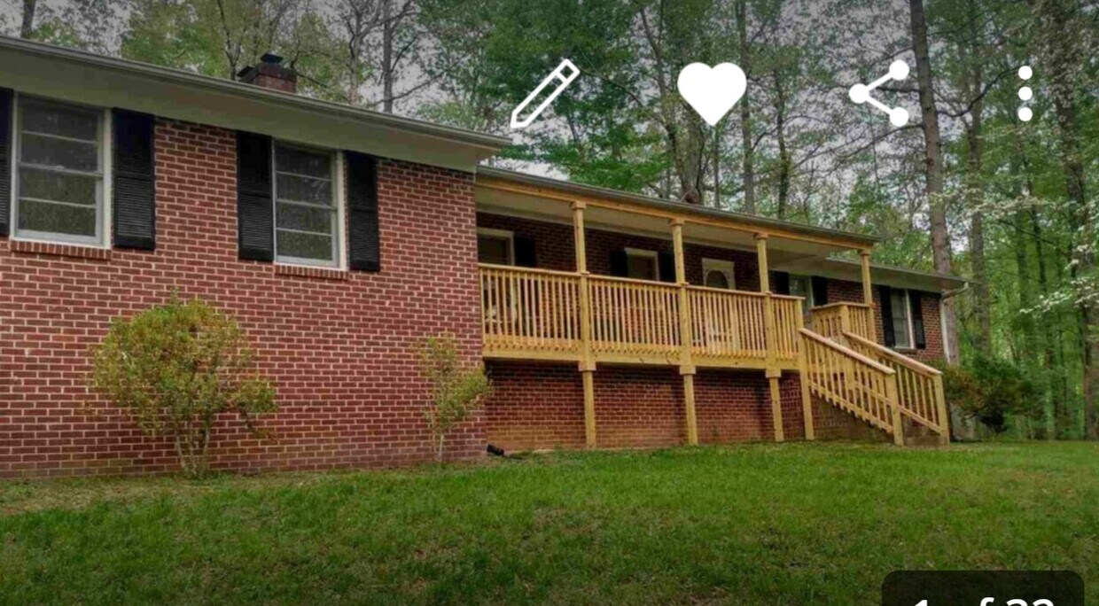 Foto principal - 136 Rusty Ln