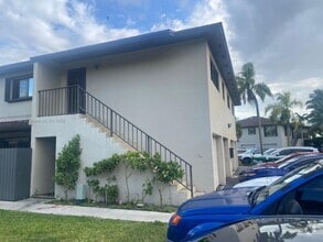 Building Photo - 13958 SW 44th Ln Cir