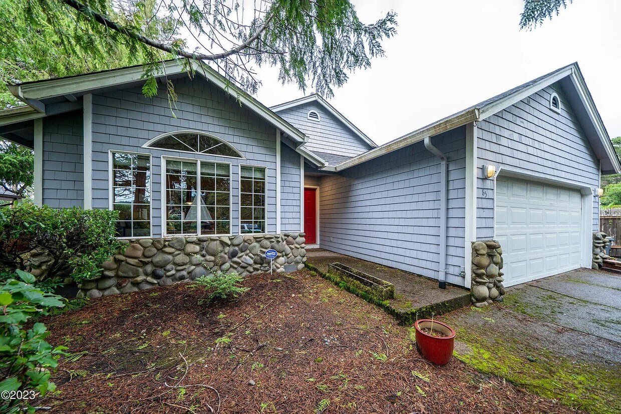 85 Pacific St, Depoe Bay, OR 97341 House Rental in Depoe Bay, OR