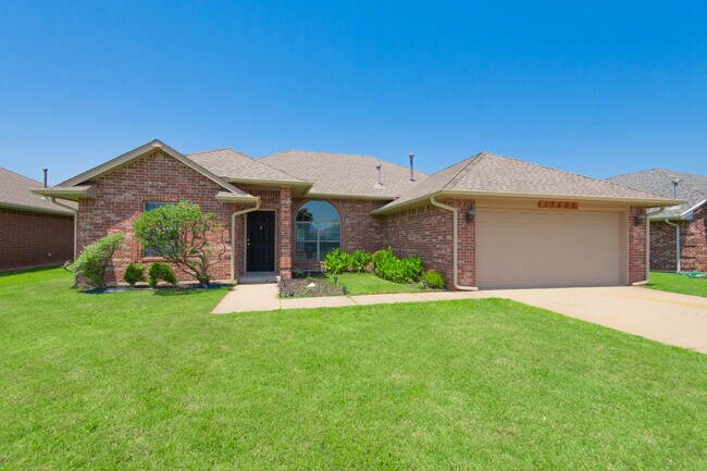 Foto del edificio - 17405 Bronze Ln